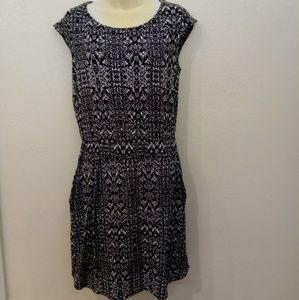 Athleta soft stretchy dress with pockets